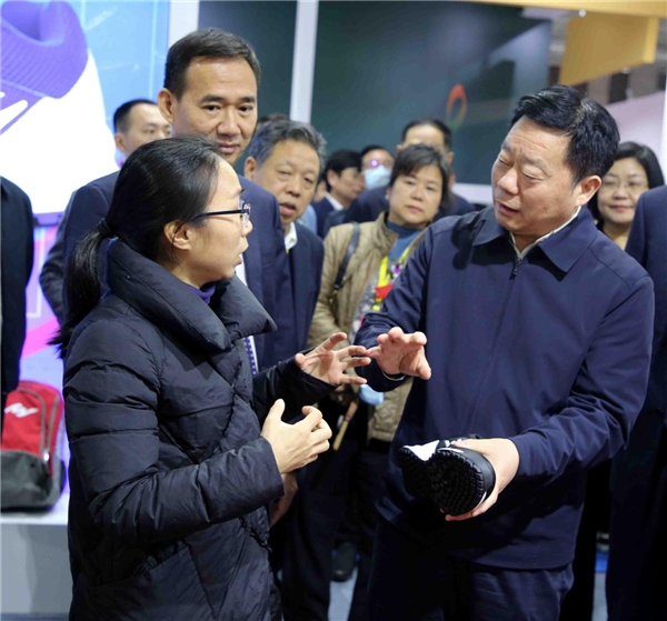 第三屆湖南永州·藍(lán)山國際皮具箱包博覽會(huì)開幕